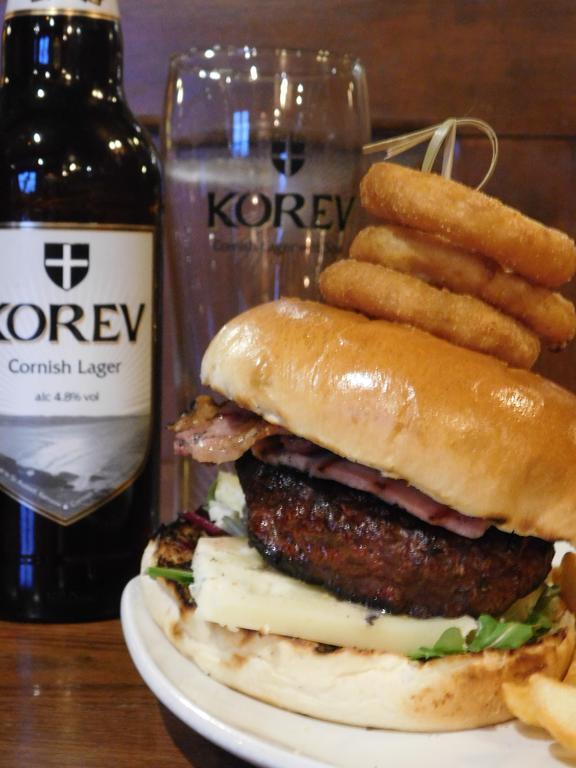 The Edgcumbe Arms Panzió Torpoint Kültér fotó